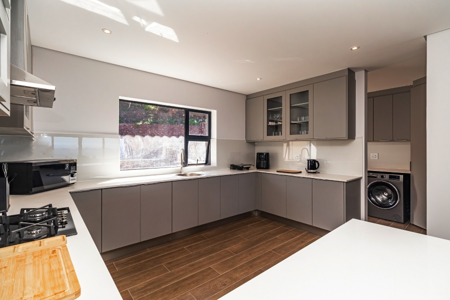 4 Bedroom Property for Sale in The Hill Western Cape